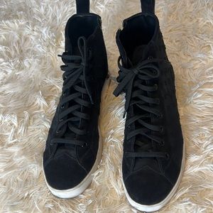 Louis Vuitton black sneakers